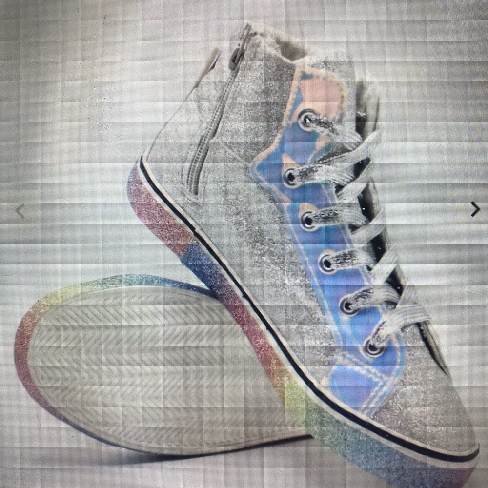 Sneakers - Picture 5 of 7